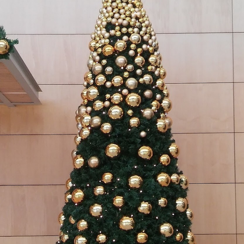 Christmas Tree - 4m Formal Conical