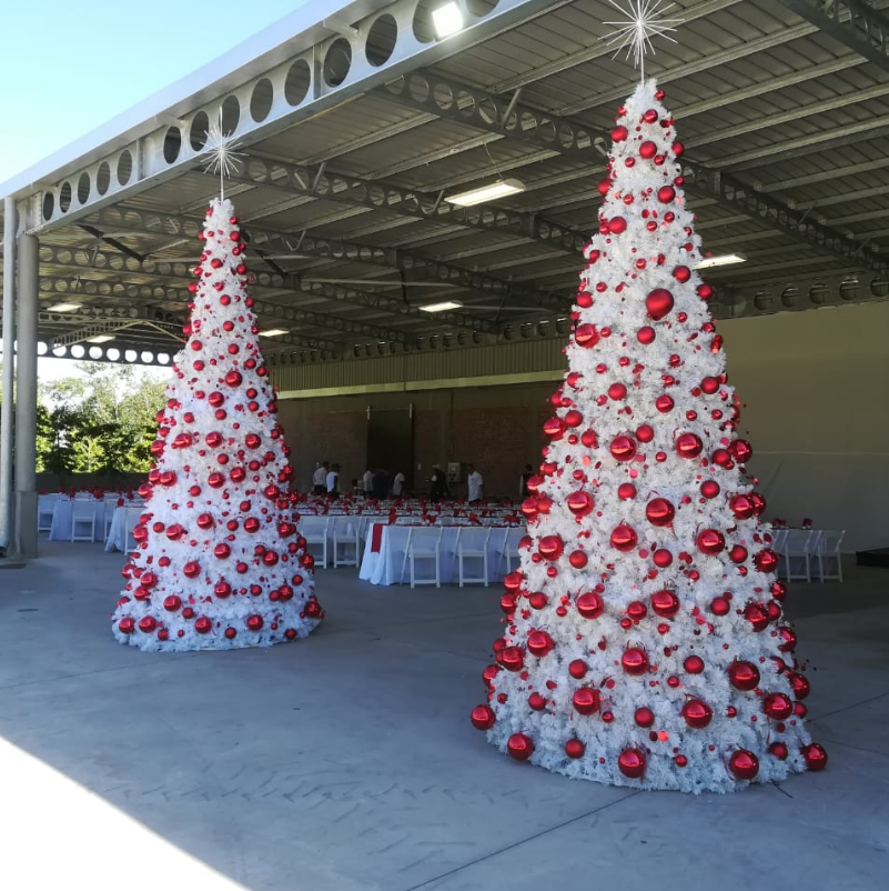 Christmas Tree - 4m Formal Conical